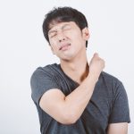 スマホが原因の肩こりや頭痛、ストレートネック対策に枕を変えてみてはいかがでしょう?
