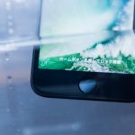 防水のスマホでも「水濡れ」することがあるって本当?防水機種でも気を付けたいあれこれ