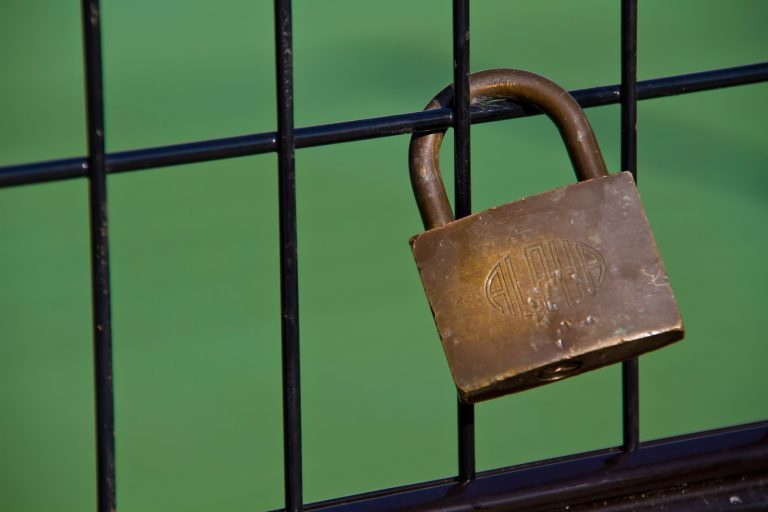 LINEで相手の名前の横に表示されている「鍵マーク」ってなに？ スマホのこころ